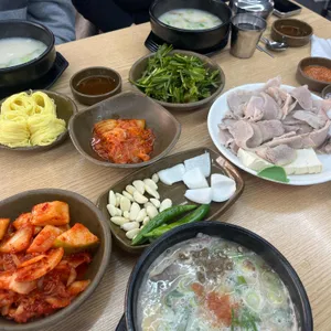 영진돼지국밥 사진