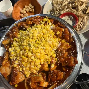 훌랄라참숯치킨 사진