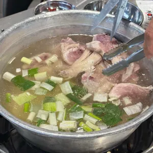 진옥화할매 원조 닭한마리 사진