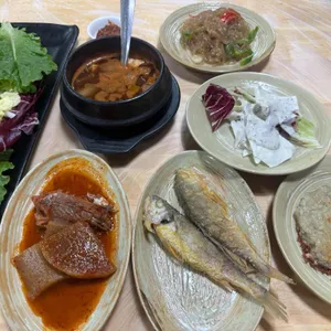 황금뜰 한정식 사진