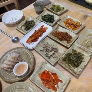 황금뜰 한정식 사진