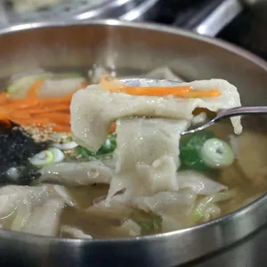 원조홍두깨손칼국수 사진