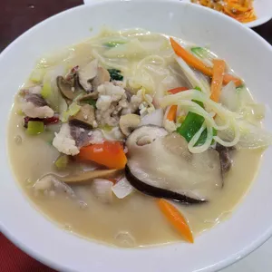 동천홍 대표 사진