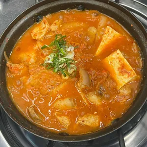 뚱이네 김치두루치기 사진