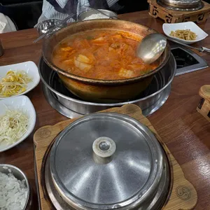 유성돌솥밥찌개마을 사진