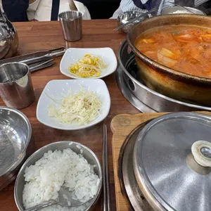 유성돌솥밥찌개마을 사진
