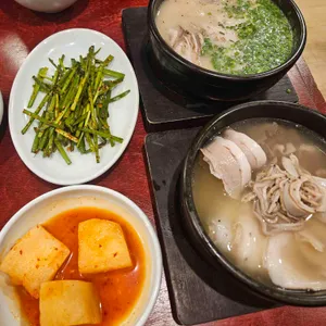 엄용백 돼지국밥 사진