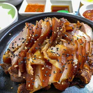 동래본가족발 대표 사진