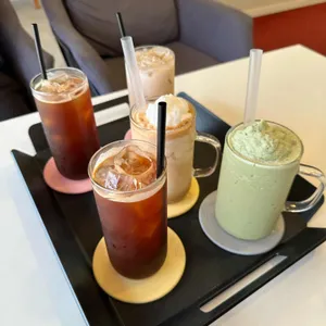 카페 티타임 사진 2