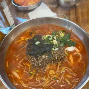 석촌 칼국수 보리밥 본점 사진 1