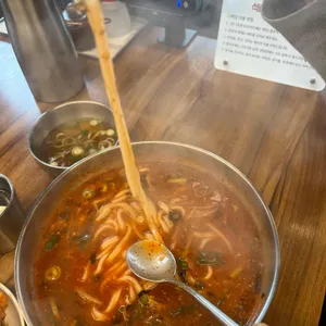 석촌 칼국수 보리밥 본점 사진