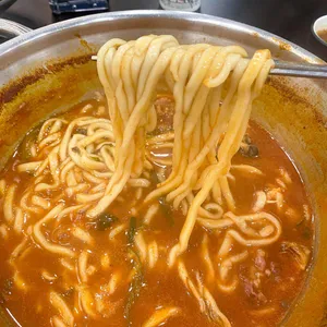 윤우재 문현샤브 칼국수 사진