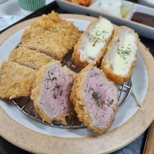 정성카츠 대표 사진