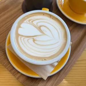 악토버나인 사진