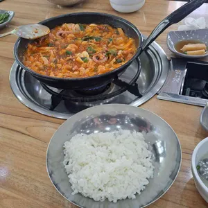 국이네낙지볶음 사진 1