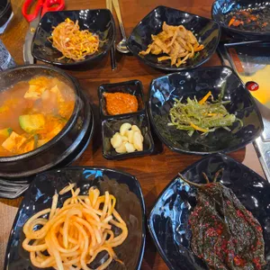 오늘내일도 대표 사진