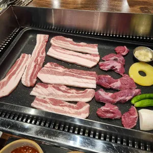 여수갓육고 사진