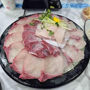 물반고기반 사진 1