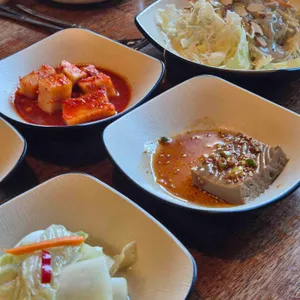 기찻길옆오막살이 사진