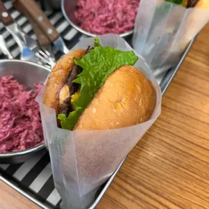 피크버거앤스테이크 사진