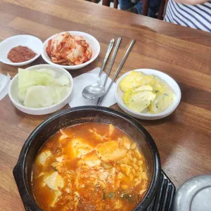 우정 섞어찌개 사진