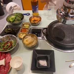 꾸석지돌판한우 사진