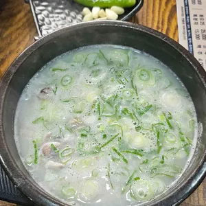 장수꼬리곰탕 사진