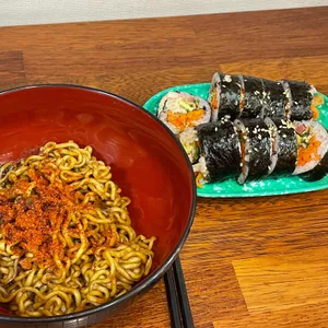 김밥과 함께라면 대표 사진