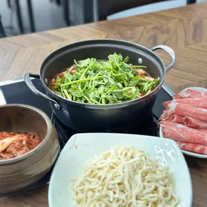 빨간도깨비 샤브샤브 손칼국수 대표 사진