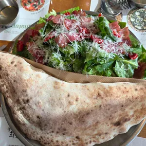 꽃피는 화덕피자 사진