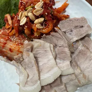 장군굴보쌈 사진