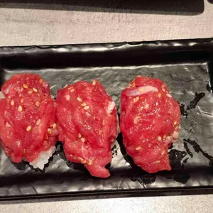 육회바른연어 대표 사진