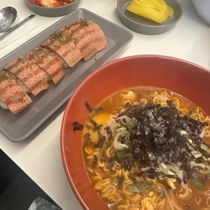 틈새라면 대표 사진