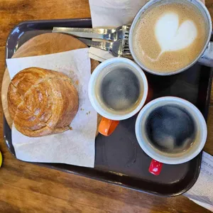 더체어 대표 사진