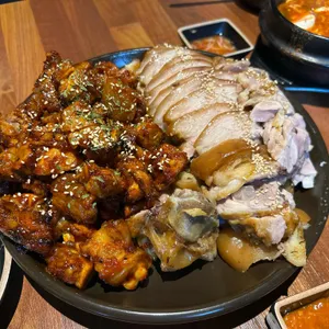 더맛있는족발보쌈 사진