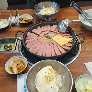 더하고 부대찌개 사진