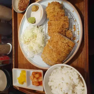 카츠업 대표 사진