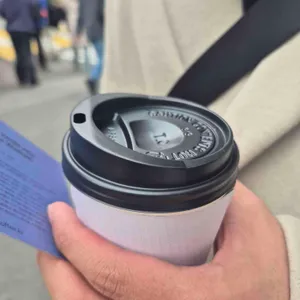 원인어밀리언 사진