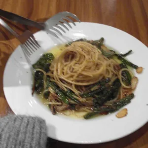 떼르세로 코스테스 대표 사진