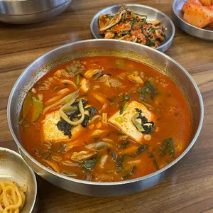 석촌 칼국수 보리밥 본점 대표 사진