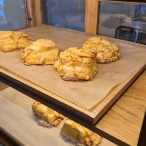 이즈더네임 대표 사진