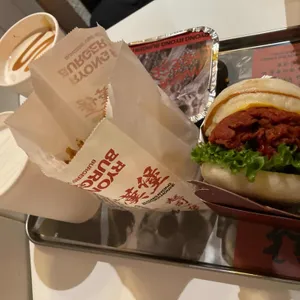 룡룡버거하우스 사진 1