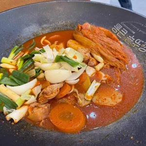 통큰솥뚜껑닭볶음탕 사진