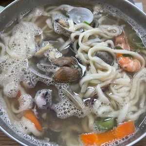 뚝배기 칼국수 대표 사진