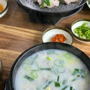 장수돼지국밥 대표 사진