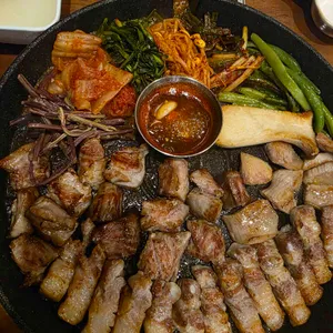 꽃돼지식당 사진