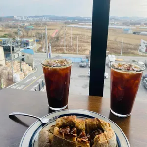 카페 그니 대표 사진