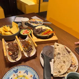 멕시칼리 대표 사진