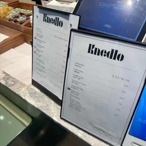 끄네들로 리뷰 사진