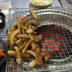 꽃돼지연탄구이 사진